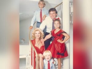 Ivana, mantan istri Donald Trump meninggal dunia di usia 73 tahun. Anak mereka, Eric dan Ivanka terlihat mengunggah ungkapan penghormatan.