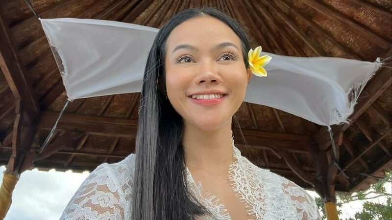 Selain "Yunani" netizen juga ikut memberi plesetan lain pada nama belakang penyanyi Yura Yunita. Bahkan ada yang menjadikannya meme.