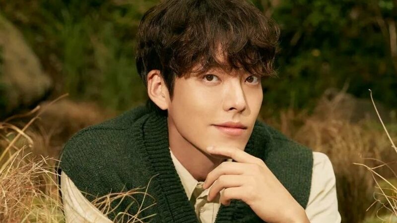 Aktor Kim Woo Bin menceritakan pengalaman syuting film perdananya yang berjudul "Alienoid" setelah hiatus hampir lima tahun lamanya.