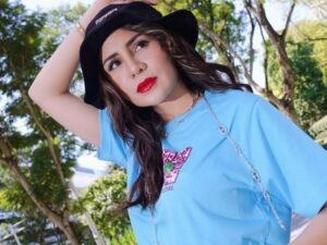 Penggemar sebut lagu “Tak Ingin Usai” sangat cocok dibawakan grup band Geisha, setelah mantan vokalisnya, Momo Geisha menyanyikannya.