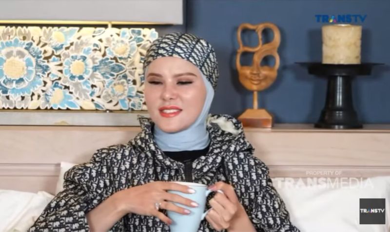 Angel Lelga Ungkap Kenangan Saat Nikah Diusia Muda dengan Rhoma Irama 3 Lampiran Gambar
