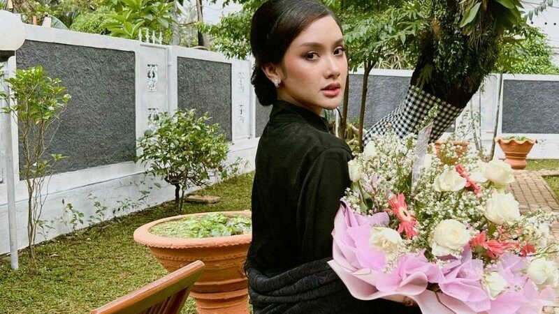 Cita Citata kini telah kembali aktif bermain sosmed setelah sempat vakum selama 3 minggu lebih. Merasa lebih segar dan bersemangat.