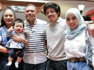 Krisdayanti tuliskan harapan untuk keluarga beserta anak dan cucu saat makan malam bersama sebelum kembali sibuk bekerja.