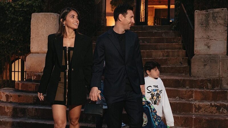 Lionel Messi menghabiskan masa liburan bersama dengan sang istri dan anak-anak di sebuah hotel dengan harga sewa mencapai Rp126 Juta per Malam