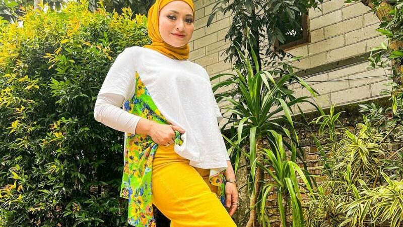 Berita artis: Nathalie Holscher minta perlindungan sekaligus dikuatkan imannya menghadapi berbagai cobaan pada kasus perceraian ini.