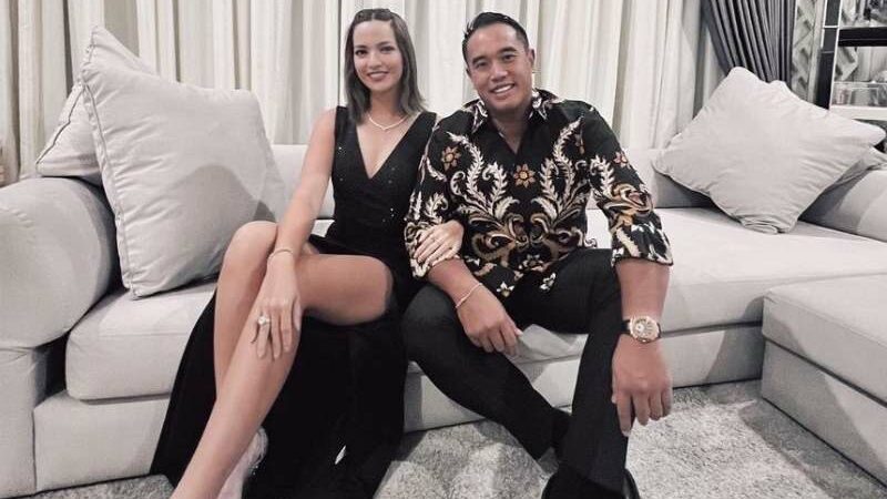 Nia Ramadhani diperingati oleh netizen bahwa fotonya yang pamer kaki jenjang dapat membuat syahwat bagi kaum lelaki.