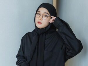 Ririe Fairuz legowo melepasakan masa lalu yang membuatnya sedih, karena percaya dengan apa yang menjadi milikmu akan menemukanmu.