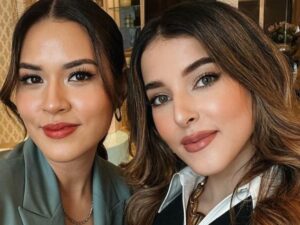 Tasya Farasya dan Raisa unggah foto selfie berdua, netizen malah merasa mereka terlihat mirip seperti anak kembar.