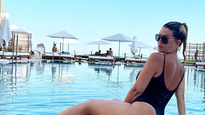 Istri Mauro Icardi, Wanda Nara pamer bodi mulusnya di Ibiza padahal nasib sang suami hingga saat ini masih belum jelas
