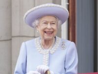 Ratu kerajaan Inggris, Ratu Elizabeth menyatakan rasa bangganya usai tim sepak bola wanita negara tersebut berhasil meraih Piala Eropa tahun 2022