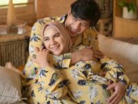 Kebahagiaan Ammar Zoni dan Irish Bella dengan kelahiran anak keempatnya pada hari ini, Selasa (23/8/2022) pada pukul 8.48 WIB.