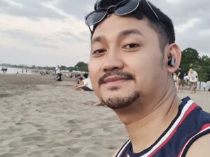 Angga Wijaya akhirnya buka suara perihal dirinya yang dituding tidak pernah menafkahkan Dewi Perssik selama lima tahun menikah.