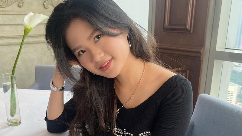 Meskipun Kaesang Pengarep diisukan telah bertunangan, tetapi mantan kekasih, Felicia Tissue tampaknya sudah move on dan kini semakin bersinar.