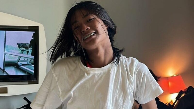 Bonge kini banyak di kritik oleh  wartawan karena ia tidak bisa diwawancarai. Video tersebut kini beredar di beberapa sosial media.