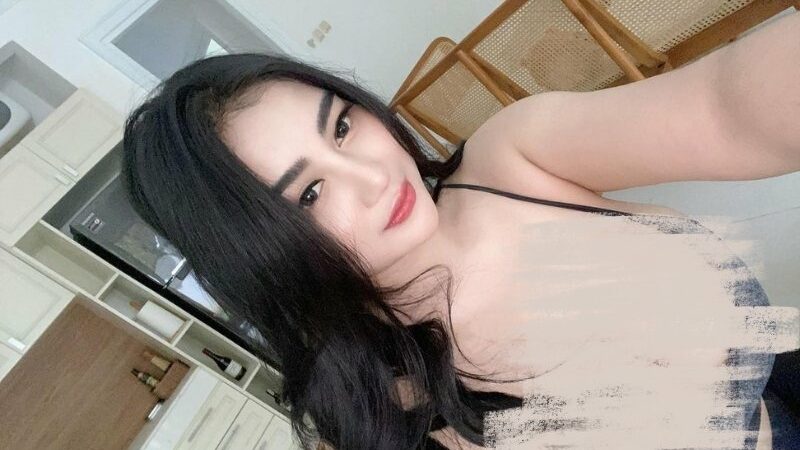 Pamela Safitri tak hentinya manjakan mata para lelaki, kali ini unggahan potret Pamela di Instagram malah lebih panas dan ngeri lagi.