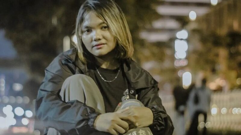 Menjadi terkenal membuat Kurma Citayam banjir rezeki dan mengubah hidupnya, namun siapa sangka tersimpan kisah sedih dibalik kehidupannya.