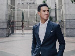 Daniel Mananta sebut tak ingin insecure dan kesehatan mentalnya rusak dengan melihat postingan orang lain di Instagram.