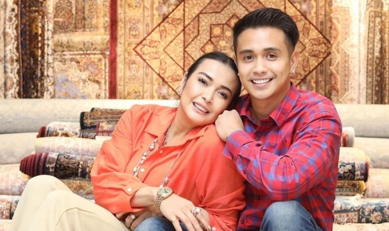 Tiga tahun pernikahan membuat Ajun Perwira ingin memiliki momongan seperti yang lain. Ia meminta Jennifer Jill jalani program bayi tabung.