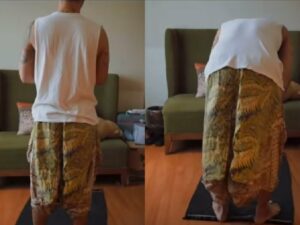 Suami Siti Badriah tuai kritik pedas netizen usai video yang menampakkan suaminya tengah melaksanakan salat dengan mengenakan kaos singlet.