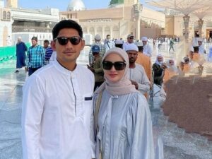 Ibnu Jamil tak henti-hentinya mendoakan agar hati anaknya Dhofin luluh dan menghilangkan kerenggangan diantara keduanya.