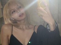 Lisa Blacpink belum lama ini mengunggah potret seksi di laman Instagram pribadinya yang langsung tuai sotoran warganet, Rabu (10/8/2022).