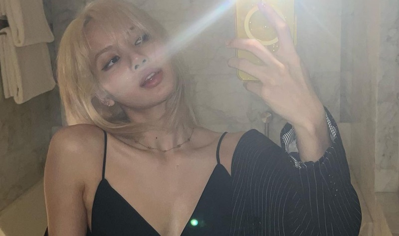 Lisa Blacpink belum lama ini mengunggah potret seksi di laman Instagram pribadinya yang langsung tuai sotoran warganet, Rabu (10/8/2022).