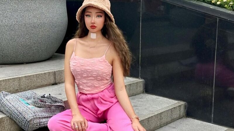 Selebgram Lucinta Luna belum lama ini hebohkan warganet dengan unggahan di akun Instagram pribadinya yang disebut seperti barbie, Selasa (2/8/2022).