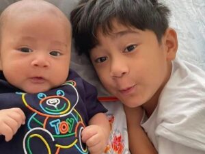 Rafathar baru saja merayakan ulang tahunnya yang ketujuh, ia pun meminta keinginan yang aneh di hari ulang tahunnya tersebut.