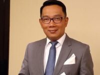 Paras rupawan gubernur Ridwan Kamil disebut mirip artis tanah air hingga orang Korea, Ridwan Kamil pun meminta agar dirinya tidak dibandingkan.