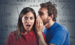 Banyak orang memilih untuk menceritakan masalah hidupnya kepada orang yang dipercaya, namun apakah curhat sama dengan gibah?