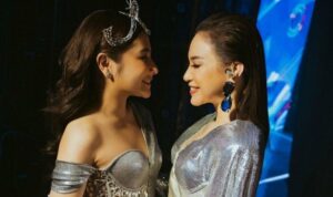 Prilly Latuconsina dan Rossa tampil kompak dengan busana yang serupa, keduanya dijuluki sebagai kembaran yang cantik dan mungil.