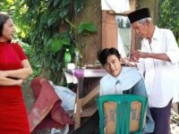 Tata Janeeta membuat netizen sampai geleng-geleng kepala berkat tingkah uniknya yang halu mengedit foto sedang bersama aktor Korea.