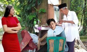 Tata Janeeta membuat netizen sampai geleng-geleng kepala berkat tingkah uniknya yang halu mengedit foto sedang bersama aktor Korea.