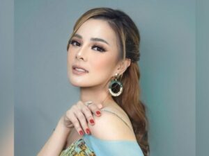 Setelah menyampaikan permintaan maaf, Astrid Tiar kini memberi klarifikasi soal tudingan pada dirinya yang mengejek suara Keisya Levronka.