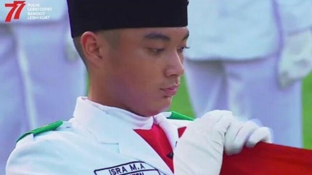 Nama Isra Mashel saat ini ramai menjadi perbincangan karena telah berhasil menjadi pasukan pengibar bendera merah putih pada acara HUT RI.