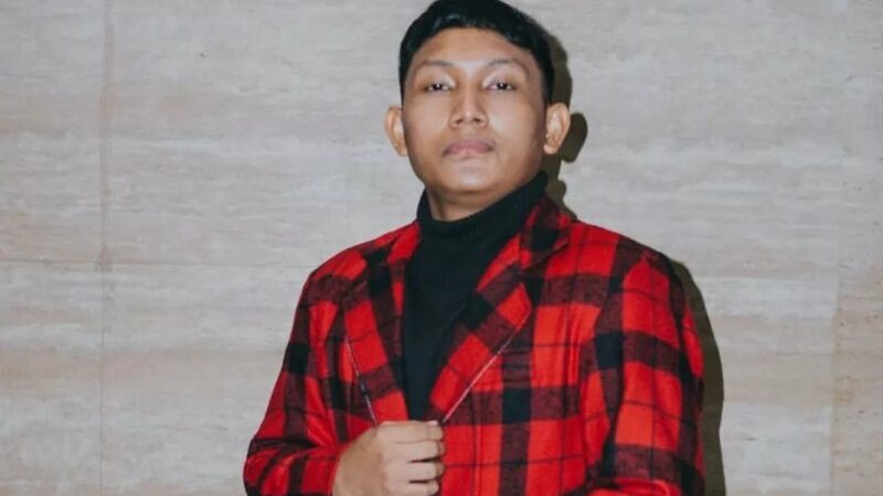 Antonio Manurung adalah mantan peserta X-Factor Indonesia yang disebut-sebut memiliki suara yang mirip dengan penyanyi kenamaan, Judika.