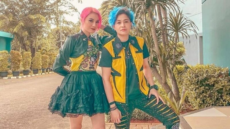 The Virgin sudah lama tak tampil bernyanyi di layar televisi, sekarang grup musik yang beranggotakan dua orang wanita ini akan comeback.