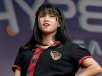 Melati JKT48 menunjukkan reaksi tak suka ketika dimirip-miripkan dengan salah seorang bintang Citayam Fashion Week yaitu Jeje Slebew.