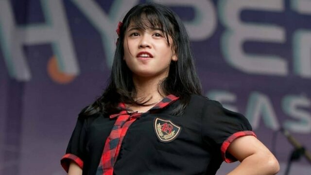 Melati JKT48 menunjukkan reaksi tak suka ketika dimirip-miripkan dengan salah seorang bintang Citayam Fashion Week yaitu Jeje Slebew.