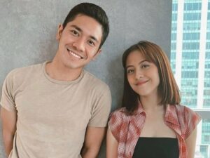 Adhisty Zara membagikan fotonya bersama Emir Mahira dan sejumlah artis lainnya. Netizen dibuat penasaran dengan projek baru mereka.