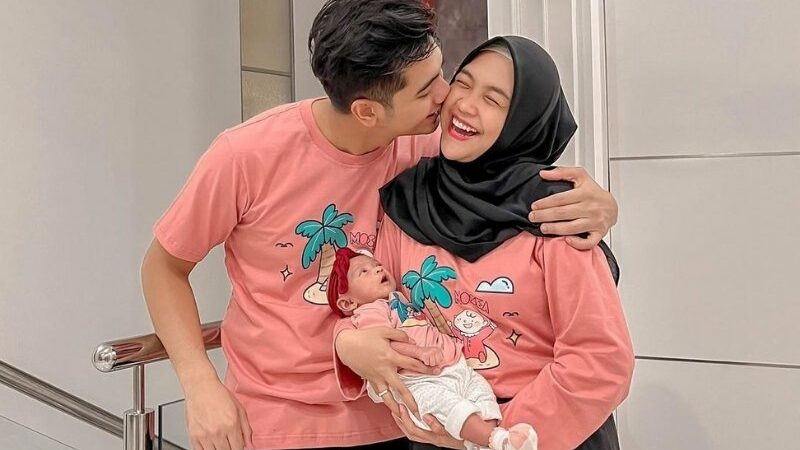 Kakak beradik Kiano dan Kenzo sampai dibuat salah tingkah saat pertama kali bertemu Moana, putri pertama Ria Ricis dan Teuku Ryan.