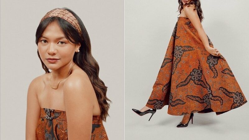 Amel Carla ikut merayakan hari kemerdekaan dengan mengunggah foto mengenakan kemben batik, bahunya yang gepeng jadi sorotan.