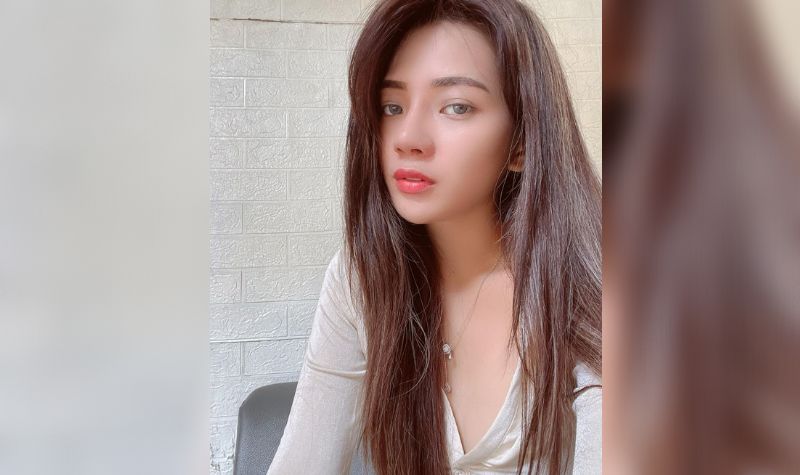 Cantik dan Seksi, Berlliana Lovell Ternyata Gak Bisa Make Up 4 Lampiran Gambar