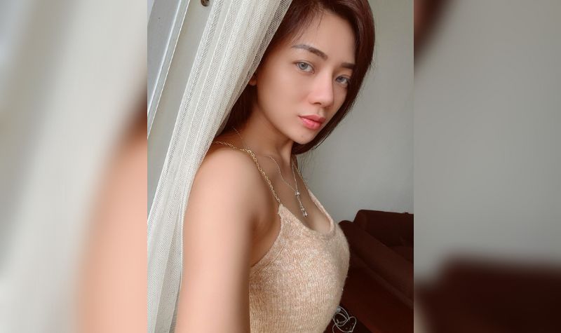 Cantik dan Seksi, Berlliana Lovell Ternyata Gak Bisa Make Up 3 Lampiran Gambar