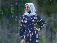 Desy Ratnasari beri klarifikasi mengenai kedekatan dirinya dengan pedangdut Nassar. Blak-blkakn butuh pria yang langsung menikahinya.