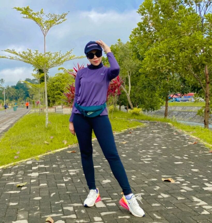 Bekas Camat Payakumbuh Yang Dicopot Berhasil Pansos Lewat Citayam Fashion Week, Kini Pengikut Instagram Puluhan Ribu 3 Lampiran Gambar