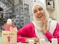 Fairuz A Rafiq kembali mendapat pujian karena bentuk tubuhnya yang kini sudah kembali langsing banyak buat netizen salfok.