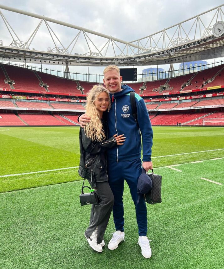 Kiper Arsenal Aaron Ramsdale Nekat Melamar Pramugari Cantik British Airways Georgina Irwin