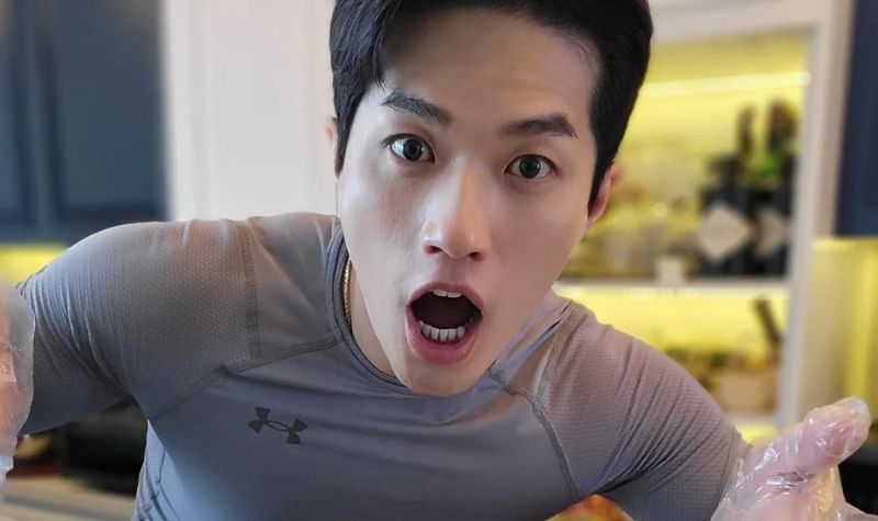 Lee Jong Hoon bagikan suatu tips ampuh bagi perempuan agar suaminya tidak berselingkuh, seperti apa yang ia lakukan.