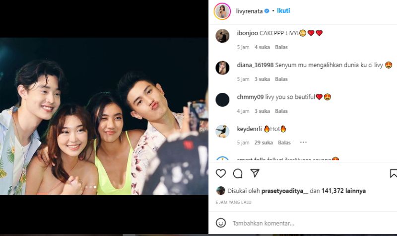 Baju Oranye Semi Terbuka Livy Renata Bikin Pria Susah Beralih Pandang 6 Lampiran Gambar